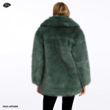 woman´s fake fur coat